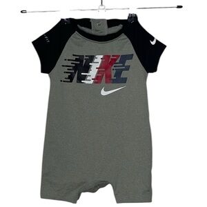 ❤️ NIKE Baby boy romper Size 3 Months